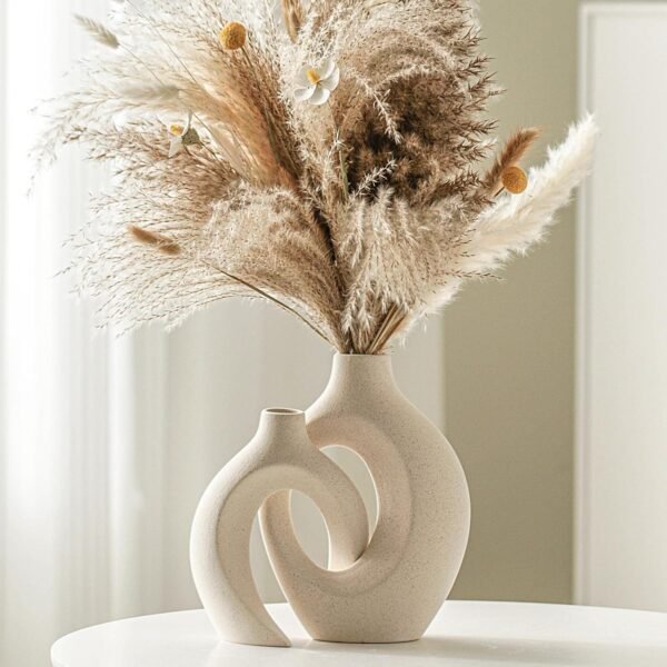 Snuggle Vase Set with dried pampas grass on a minimalist table